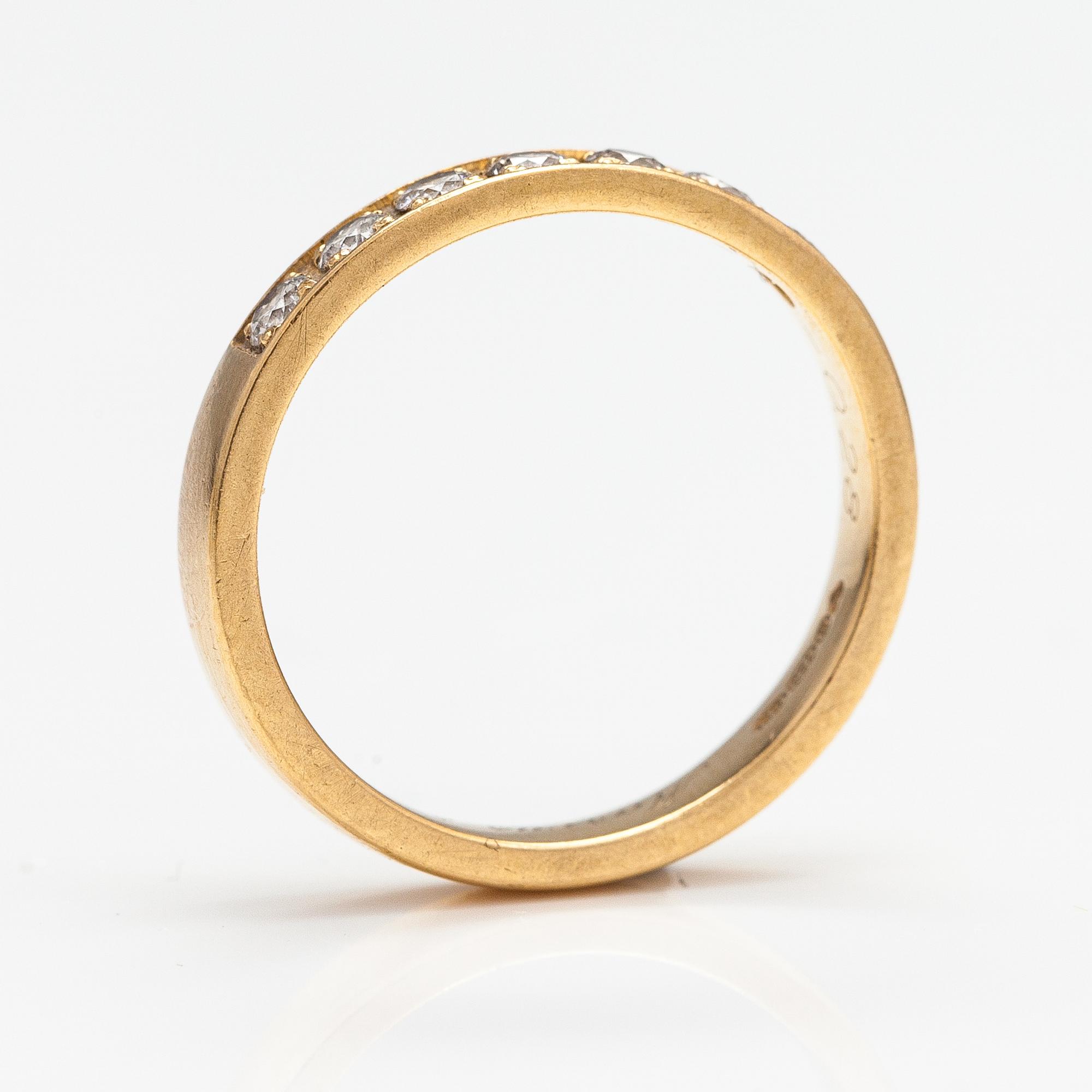 Ring "Aurea", 18K guld, diamanter ca 0.35 ct tot. Kalevala Koru, Helsingfors 2008.