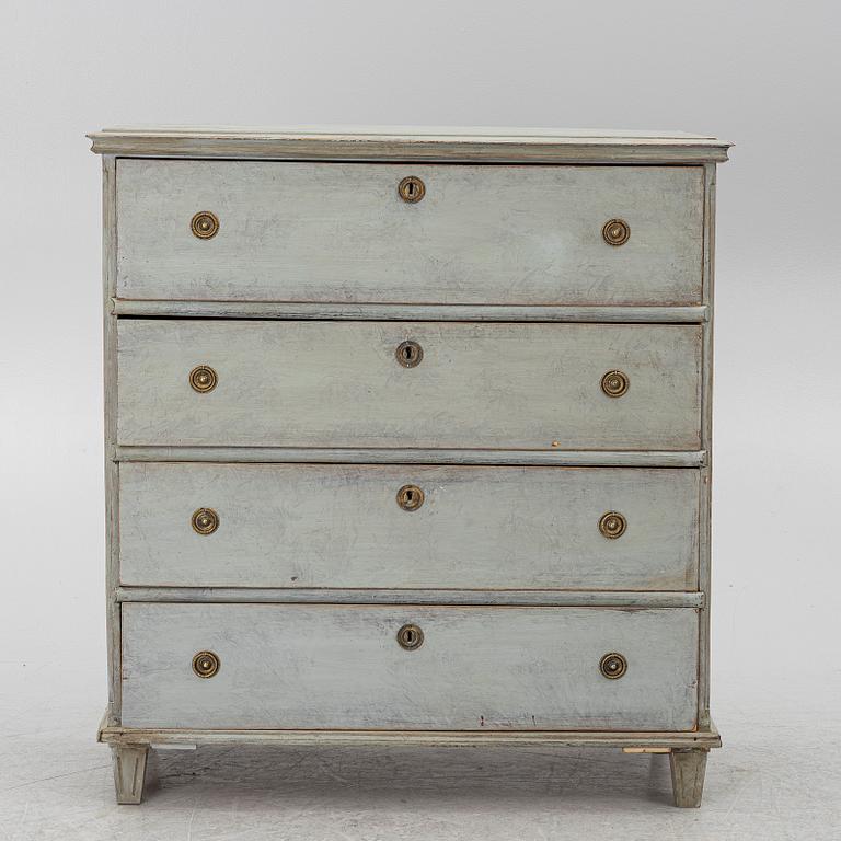 A chest of drawers, 19th century.