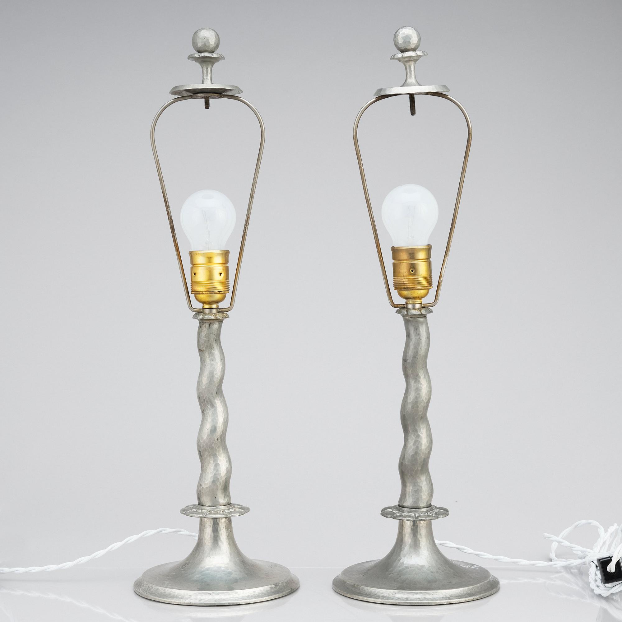 Harald Notini, bordslampor 1 par, modell "6891", Arvid Böhlmarks Lampfabrik, 1920-tal.