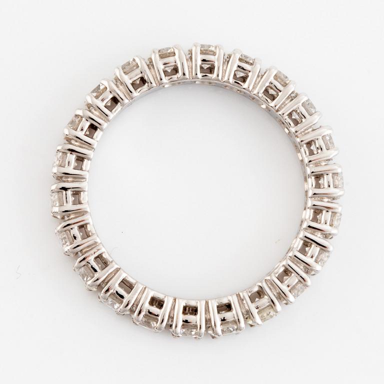 Ring, med briljantslipade diamanter, medföljande HRD report.