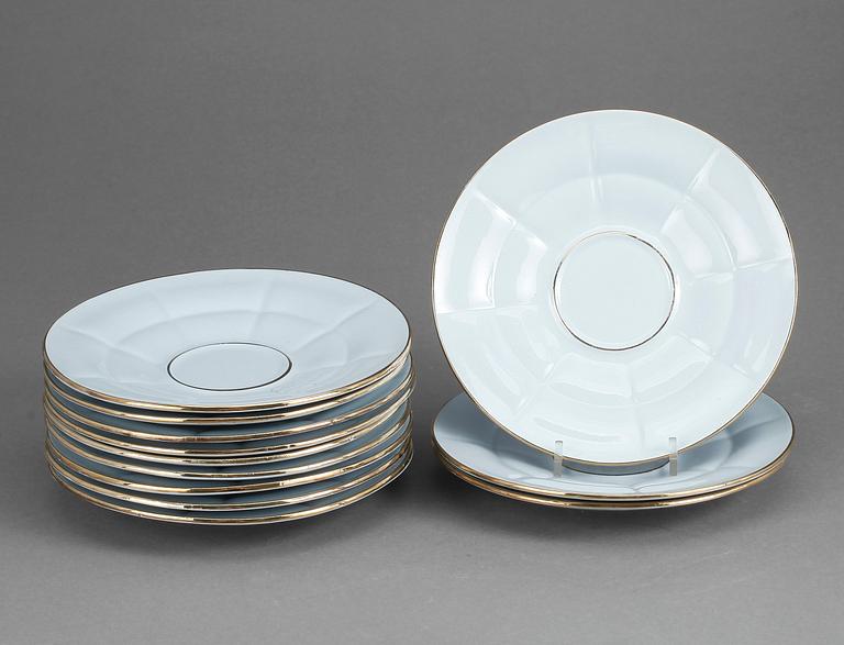 A tea set "Grand" by Arthur Percy for Gefle /Upsala-Ekeby porcelain factory. 15 pieces. Designed in 1930.