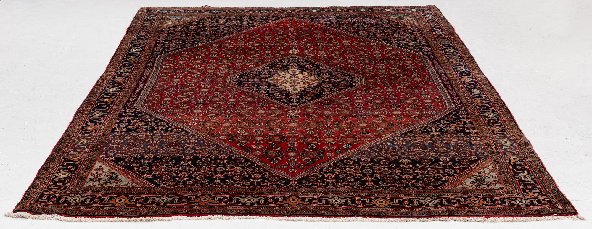 A Bidjar carpet, c. 330 x 220 cm.