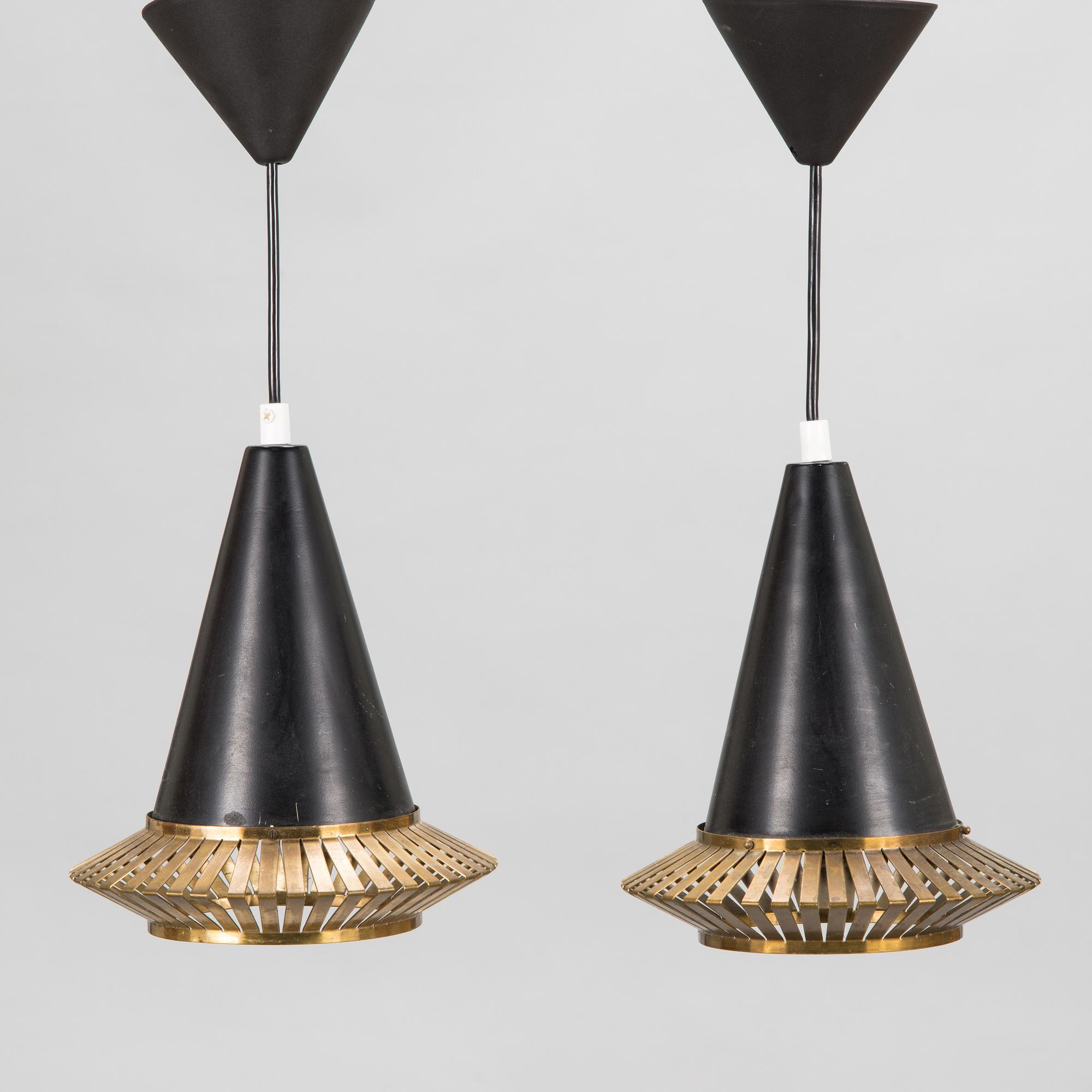 Maria Lindeman, a pair of 'K2-1' pendant ceiling lights for Idman.