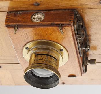 CAMERA, Thornton-Pickard, England, late 19th century. The lens marked Rapid Paraplanat.