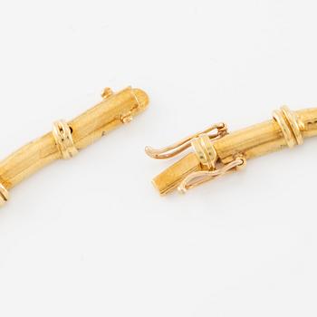 Collier 18K guld med safir och briljantslipade diamanter.