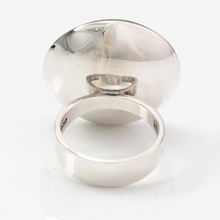 A silver and enamel ring. Kultateollisuus, Turku 1972.
