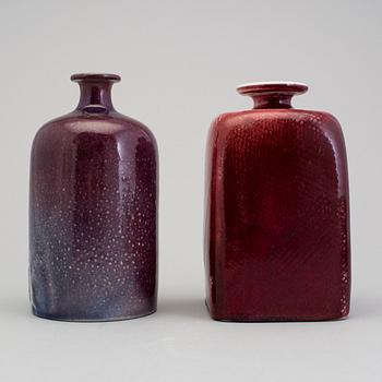 STIG LINDBERG, 2 vaser av stengods, Gustavsberg 1960/70-tal.