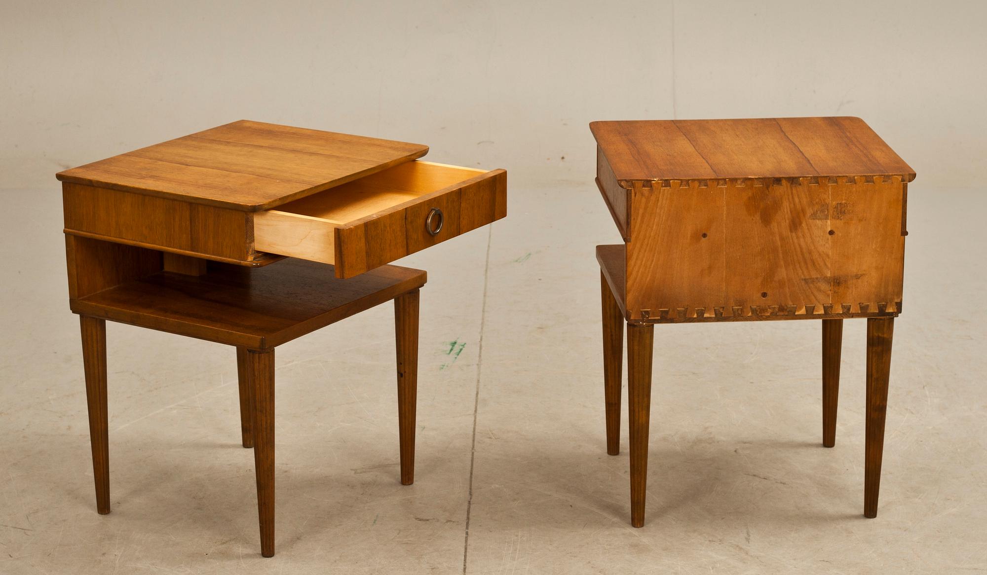 SÄNGBORD, ett par, 1940/50-tal.