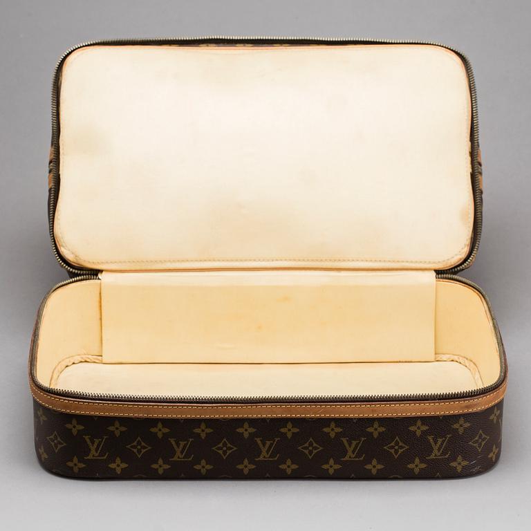 LOUIS VUITTON,