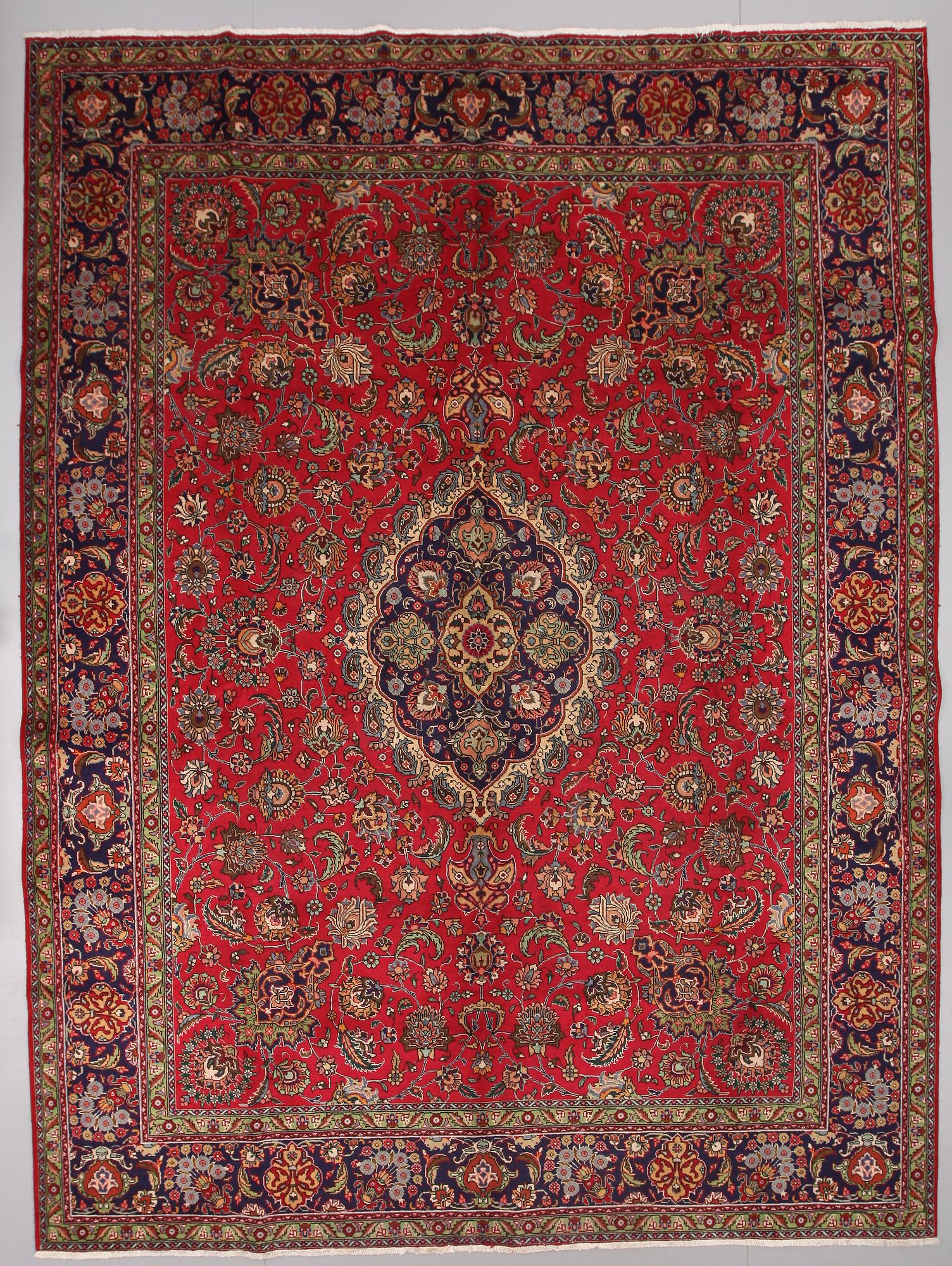 MATTA, Täbriz, old, ca 392 x 295 cm.
