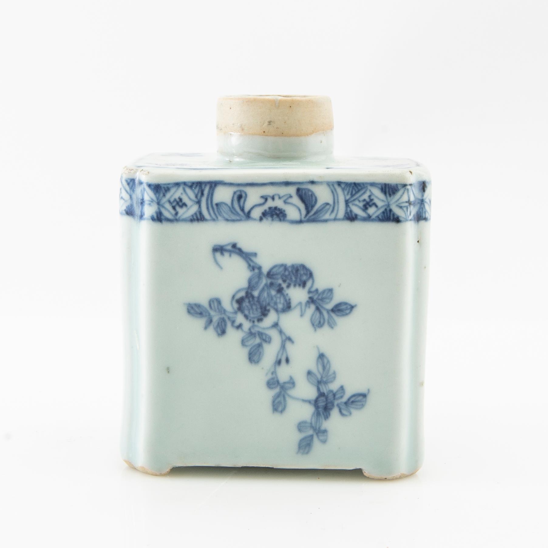 Tedosa China Qing Dynasty 18th century porcelain.