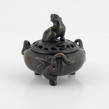 A bronze censer, around 1900.