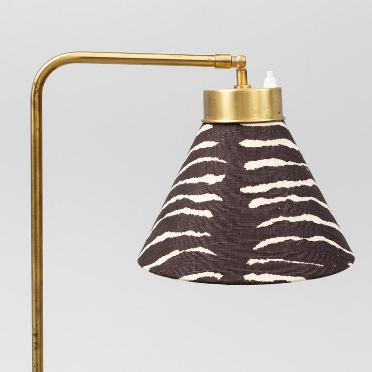 Josef Frank, golvlampa, modell 1842, Firma Svenskt Tenn, formgiven 1932.