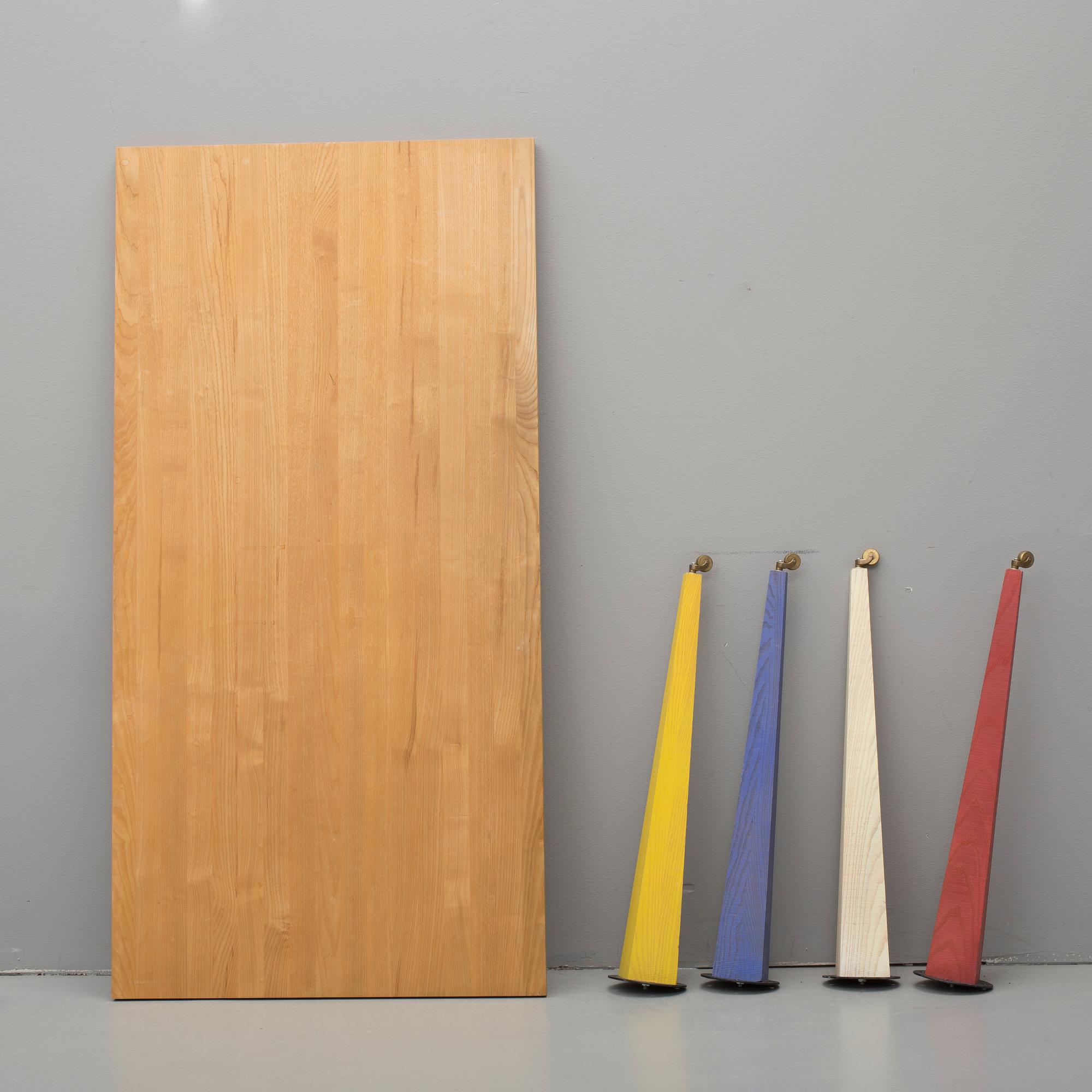 BORD, ur serien "Obelisk", Jonas Bohlin, Källemo, formgivet 1991.