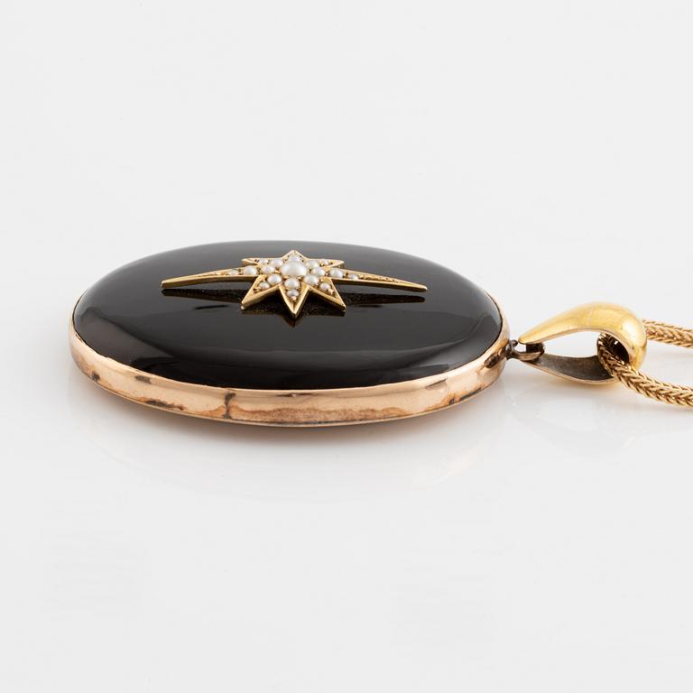 Black stone and seed pearls locket, with chain.