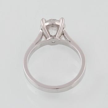 RING, 18K vitguld med briljantslipad diamant ca 2.31 ct, Milano, Italien. Vikt 4,9 gram.
