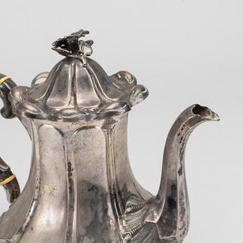 KAFFEKANNA, silver, något otydliga stämplar. Troligen Gabriel Dahlberg, Lund 1856.