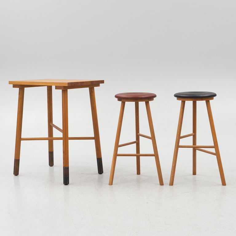 Mats Theselius, barpallar, ett par, samt barbord.