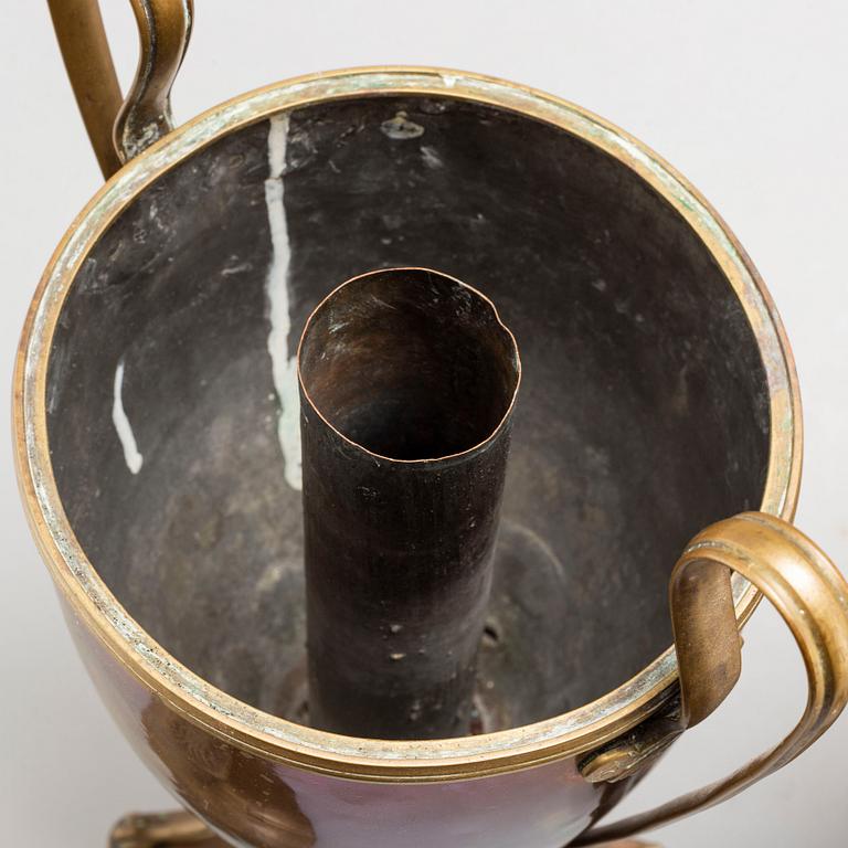 TEKÖK, 2 st, koppar samt försilvrad koppar, 1800-talets första hälft.