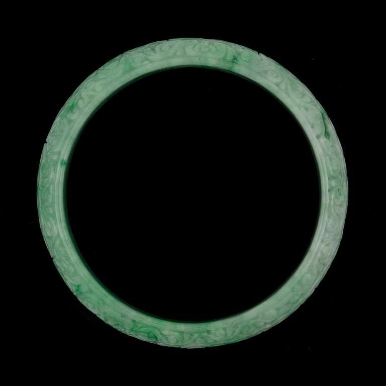ARMRING i snidad nefrit.