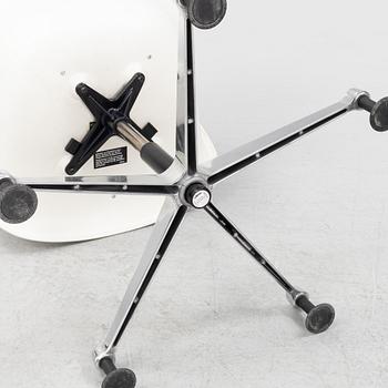 Charles & Ray Eames, a 'PACC' chair, Vitra.
