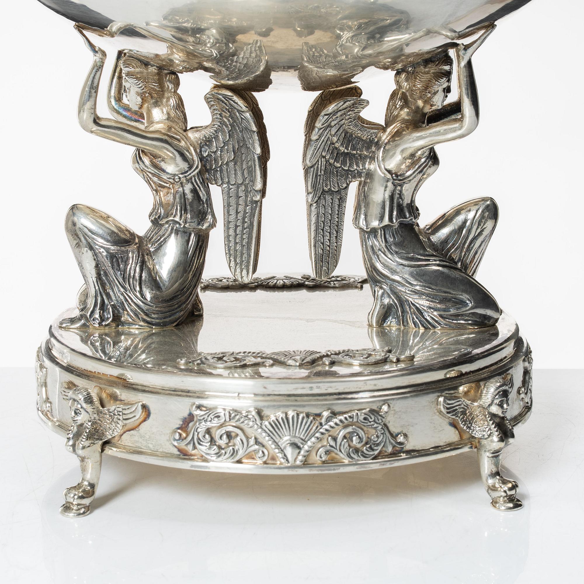 Large covered centerpiece bowl, silver, Empire style, 20th Century.