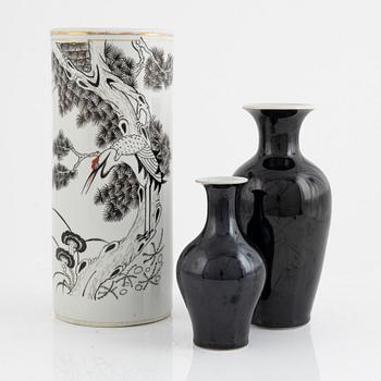 Three porcelain vases, China, 20th century.