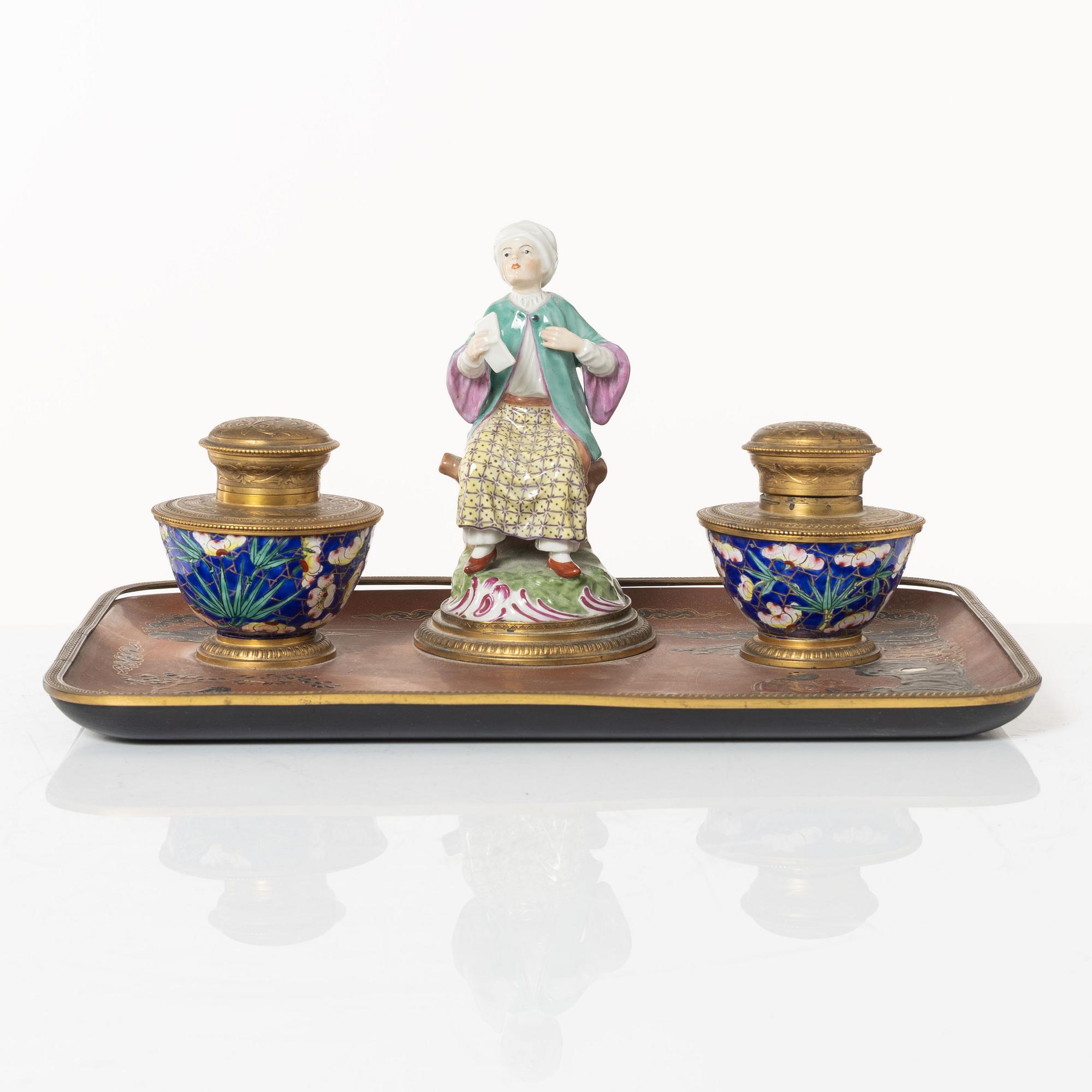 An ink well, late 19th Century.