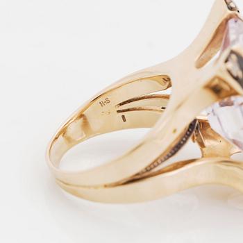 An 18K gold H Stern ring "Highlights" set with a faceted amethyst and round brilliant-cut brown diamonds.