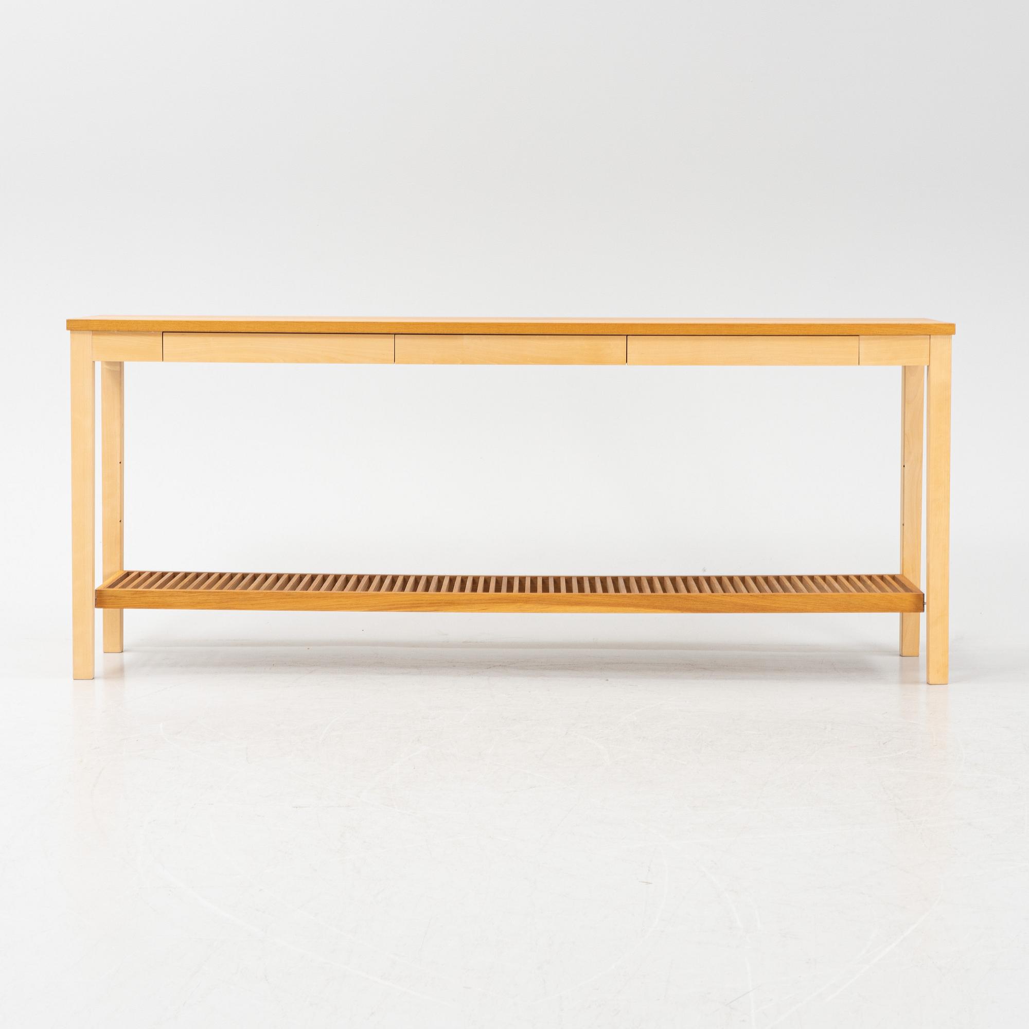 Nirvan Richter, sidobord, "Multi-O", Norrgavel.