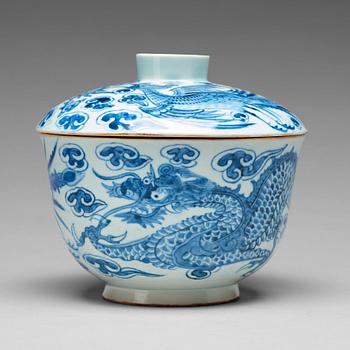 A blue and white bowl with cover, Korea, Choson, 19th century.