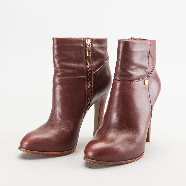 Tory Burch, stövletter 1 par "Kasey".