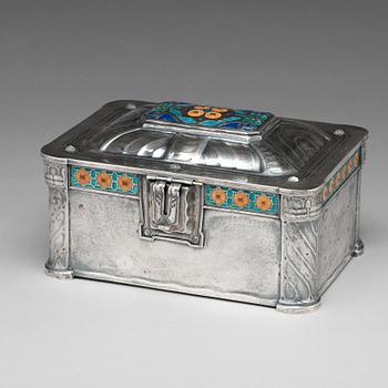 Hugo Lundstedt, a silver and enamel Art Nouveau jewelry casket, Gothenburg 1911.