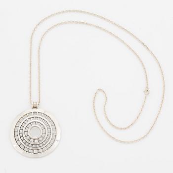 Hängsmycke, Kalevala koru, silver, Helsingfors 1967.