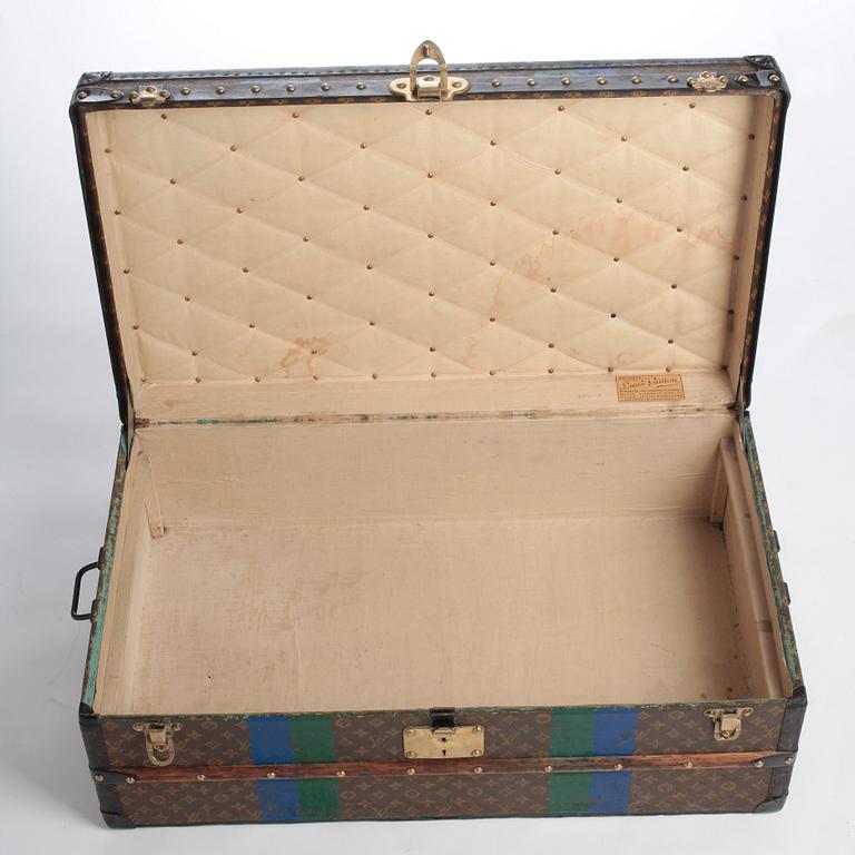 LOUIS VUITTON, a Monogram canvas trunk, early 20th century.