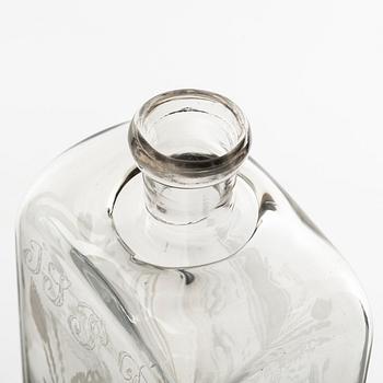 Brännvinsflaskor, glas, 2 st, en daterad 1841, enligt uppgift från norra Hälsingland.