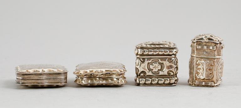 DOSOR, 4 st, silver, 1800-tal. Vikt ca 111 gram.