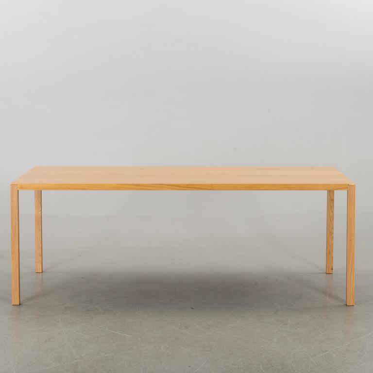 ROGER PERSSON, bord/matbord, "Bespoke", Swedese 2010.