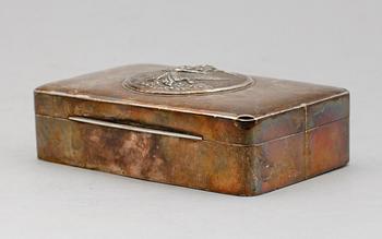 CIGARRLÅDA,  sterlingsilver, Siam, 1900-talets första hälft. Vikt med inredning ca 282 g.