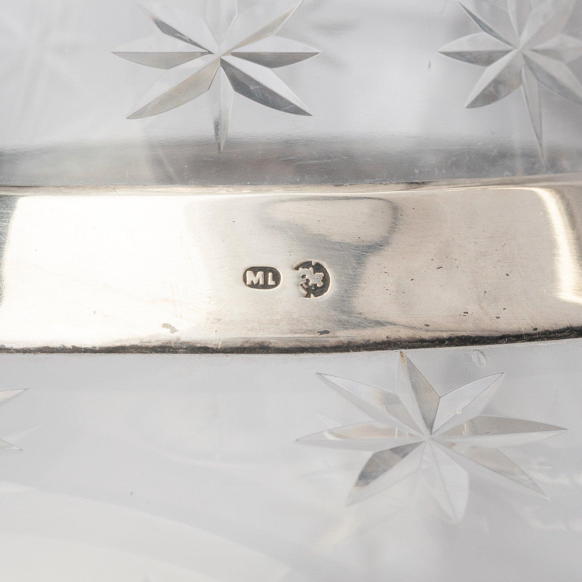 Karaff, slipat glas och silver, verkmästare Maria Linke, Shanks & Bolin, Moskva 1886.
