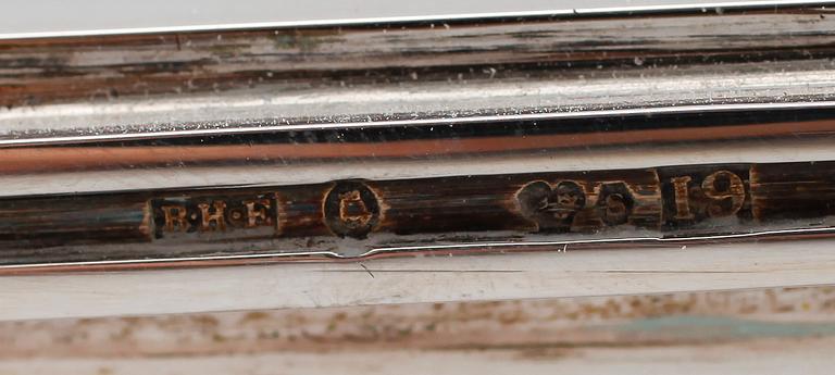CIGARETTSKRIN, silver, RHE, Stockholm 1959. Total vikt 491 g.