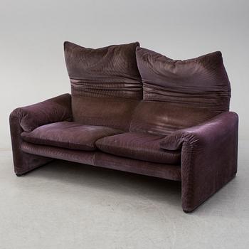 A second half of the 20th century 'Maralunga' sofa my Vico Magistretti for Cassina, Italy. designed 1973.