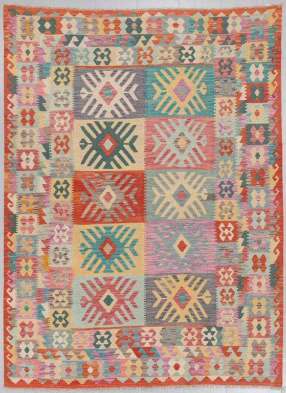 A kelim rug, 262 x 196 cm.