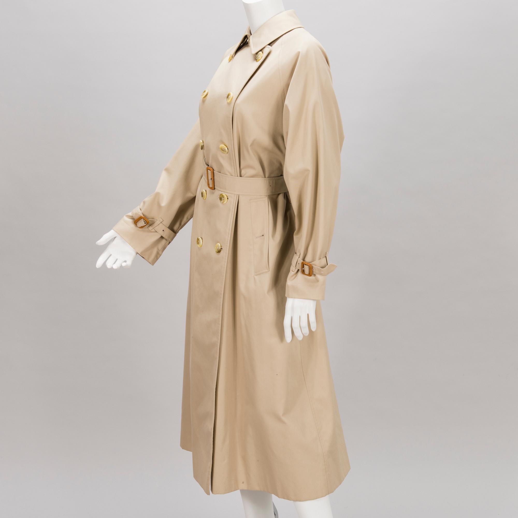 BURBERRY Vintage Long Trench Coat.