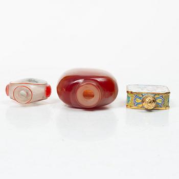 Snusflaskor, 6 st, porslin och glas, Kina, 1900-tal.