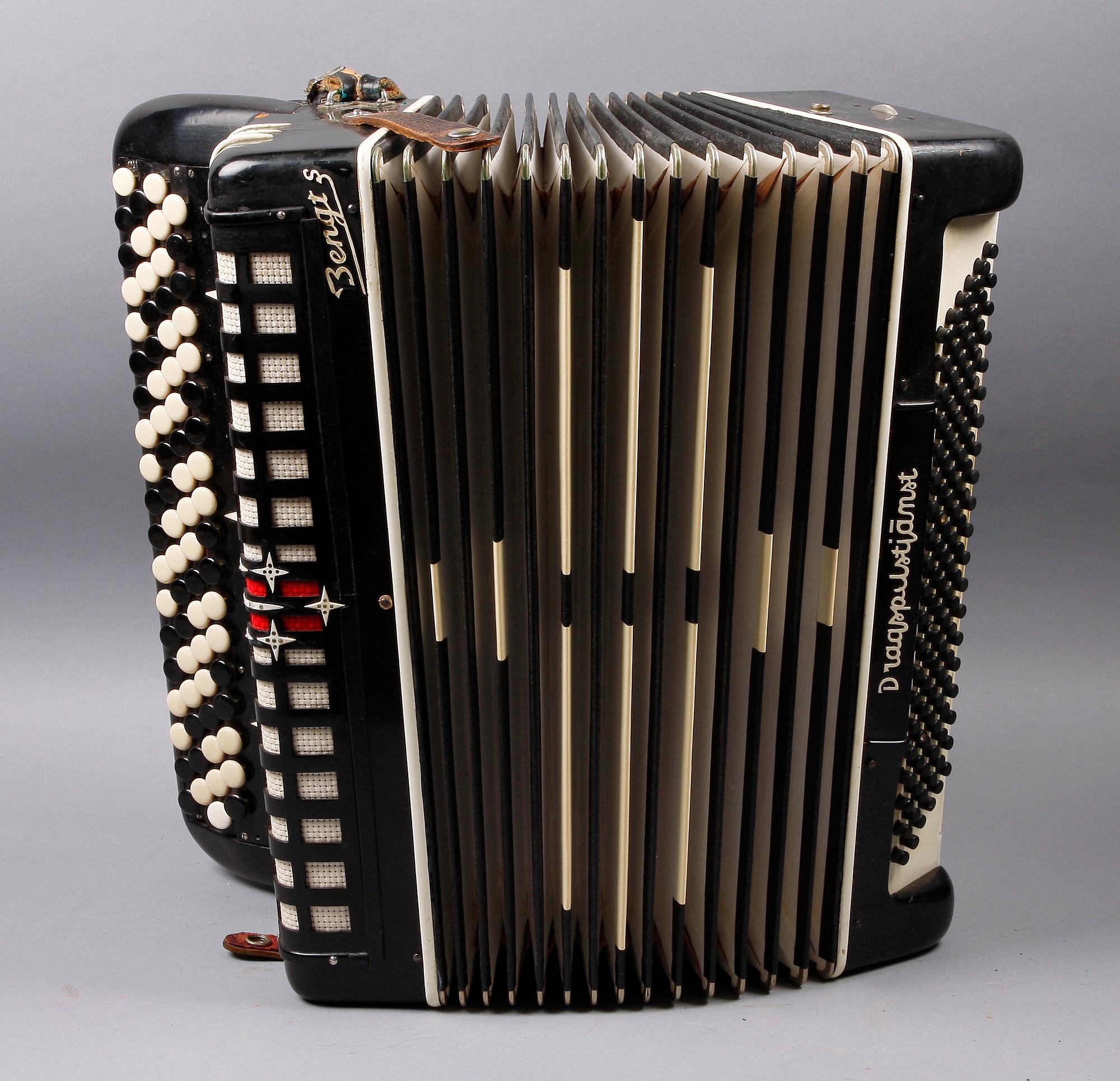 DRAGSPEL, märkt Bengts dragspelstjänst.