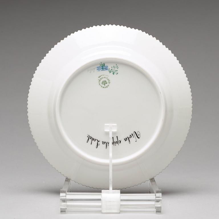ASSIETTER, 12 stycken, porslin. "Flora Danica", Royal Copenhagen, Danmark, 1900-tal.