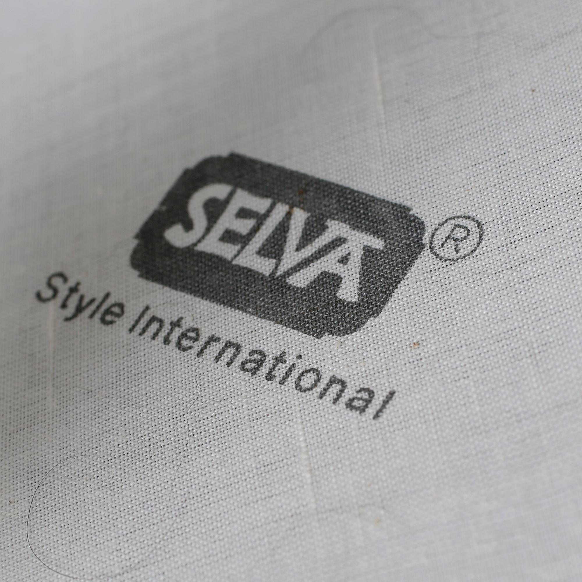 A dining set with seven pieces, designed Louis Philippe, Selva, from late 20th century.