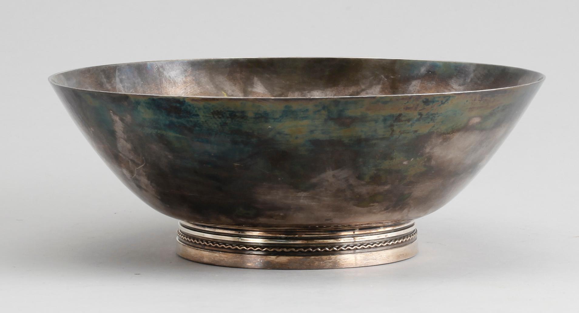 SKÅL, silver, MGAB, Uppsala 1964. Vikt ca 298 g.