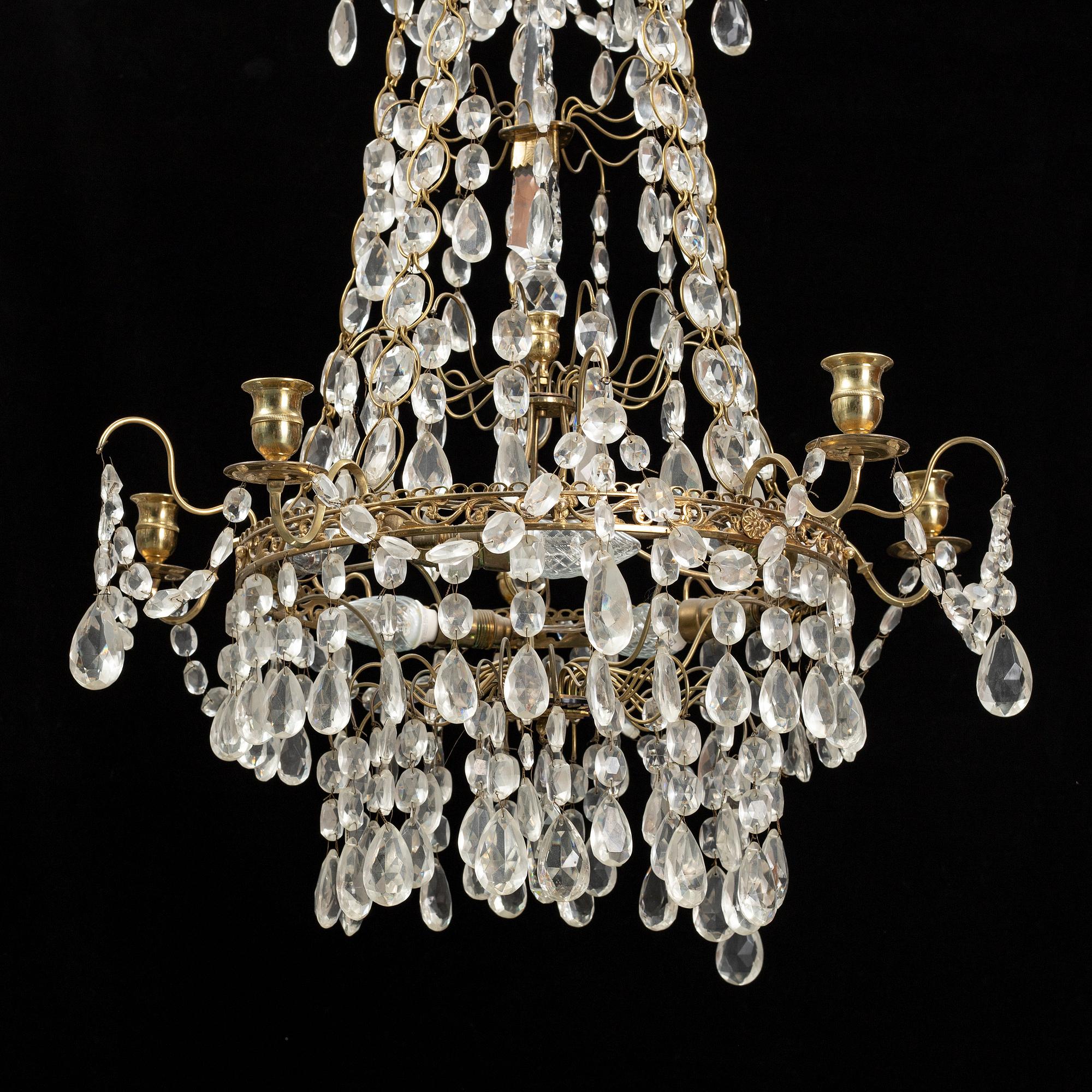 A mid 20th century gustavian style chandelier.